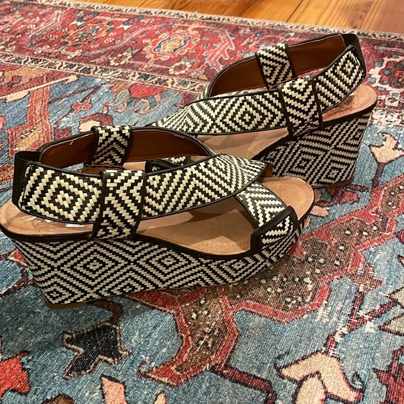 Lucky Brand Shoes - LUCKY BRAND Size 9 Koko Crisscross Platform Sandal Stretch Tribal Wedge